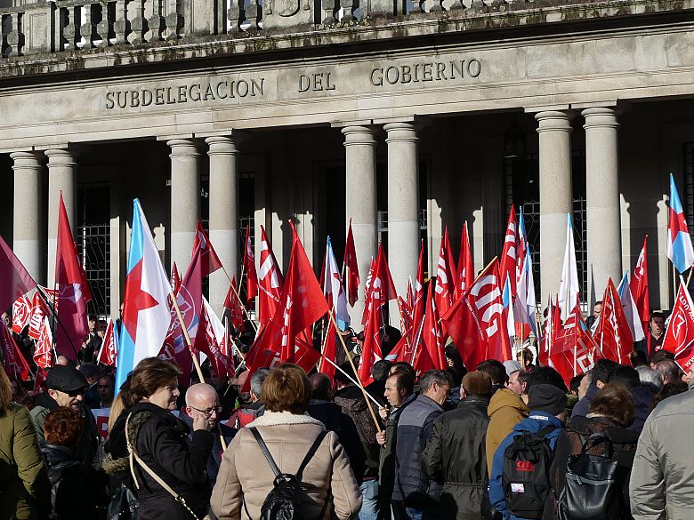17-01-11 IndultoCarlosSerafinSubdelegacionPontevedra04.JPG